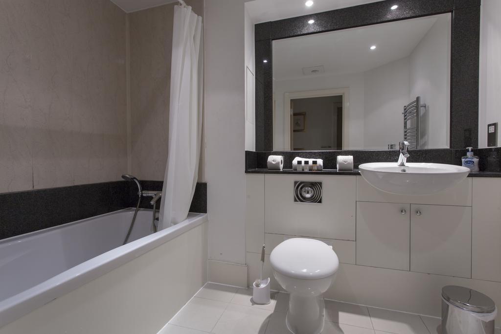 Ferienwohnung St. George Wharf By Thesqua.Re London Exterior foto
